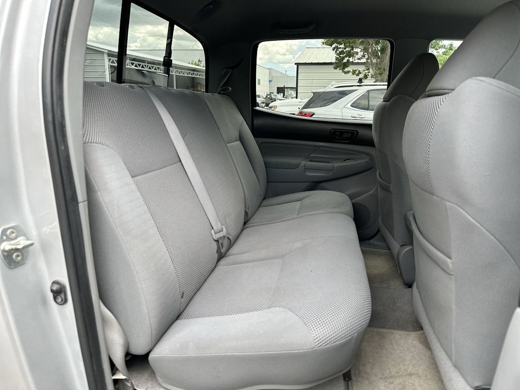 Thumbnail: 2010 Toyota Tacoma - 25