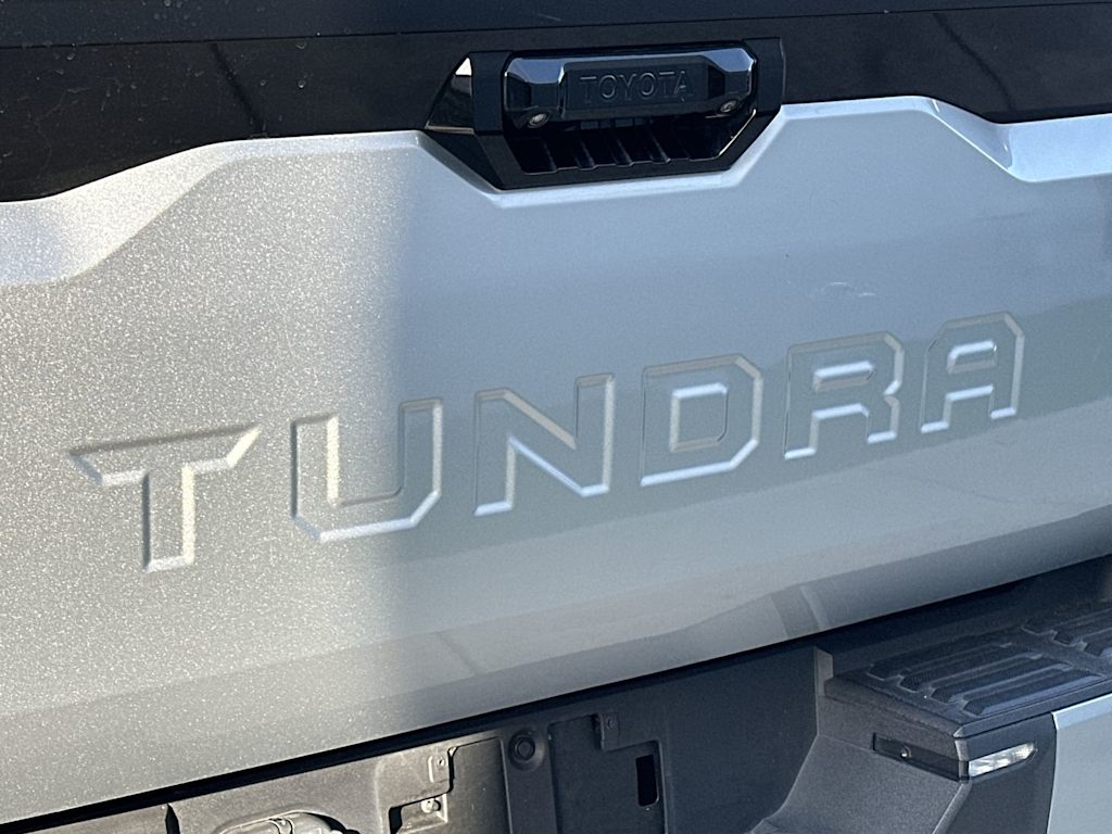 Thumbnail: 2022 Toyota Tundra - 7