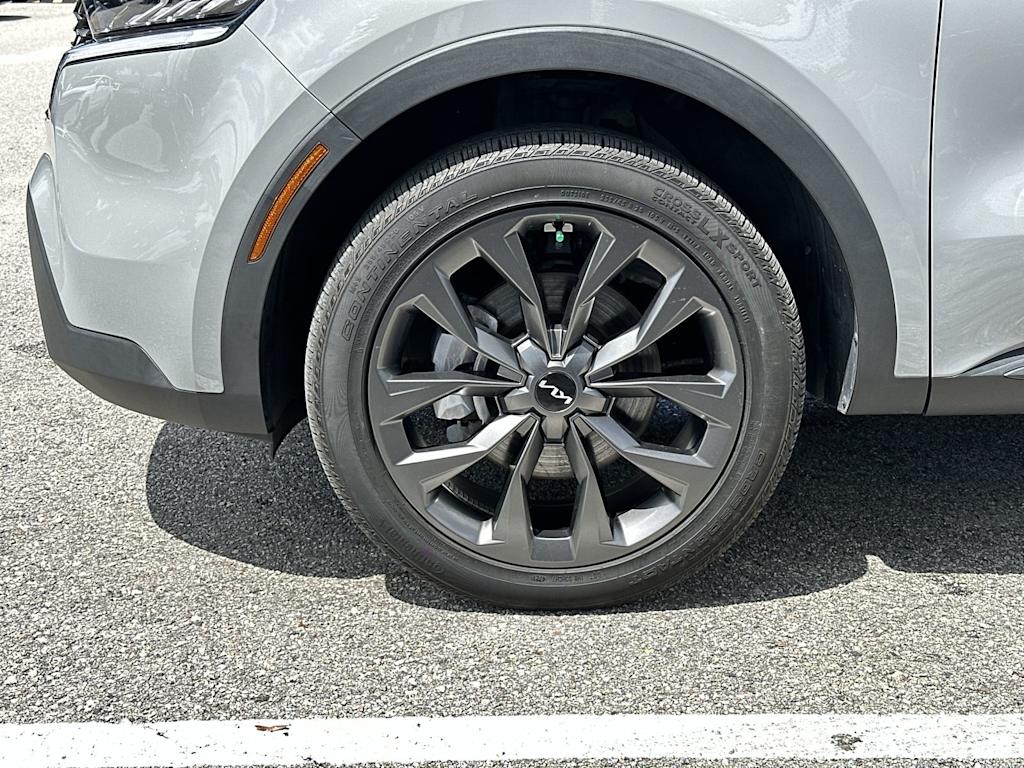 Thumbnail: 2022 Kia Sorento - 8