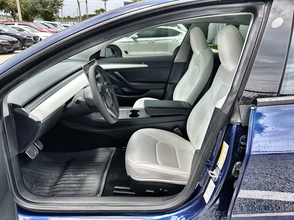 Thumbnail: 2023 Tesla Model 3 - 11