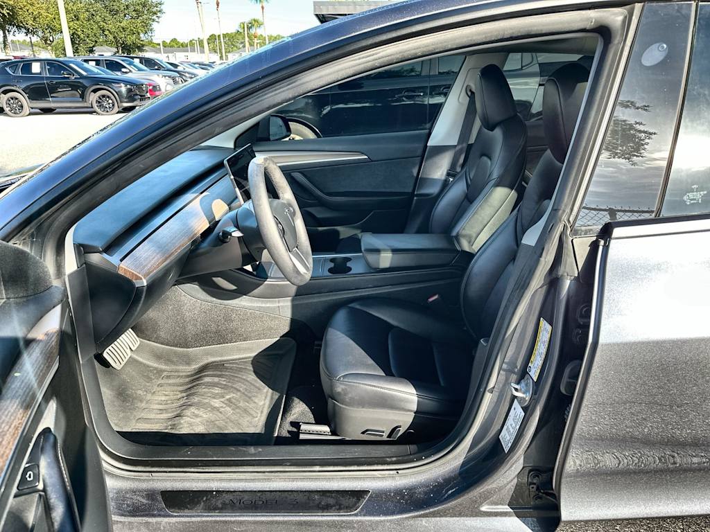 Thumbnail: 2023 Tesla Model 3 - 17
