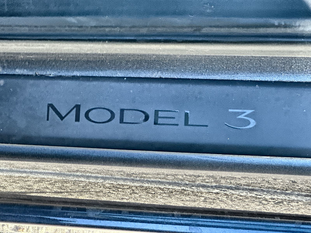 Thumbnail: 2023 Tesla Model 3 - 21