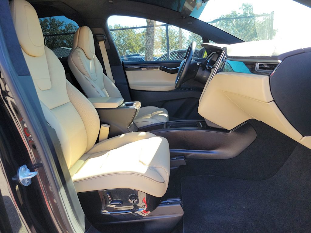 2016 Tesla Model X 90D 9