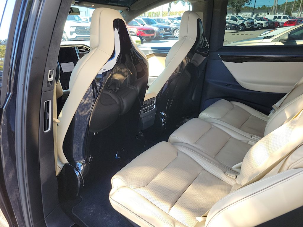 2016 Tesla Model X 90D 10