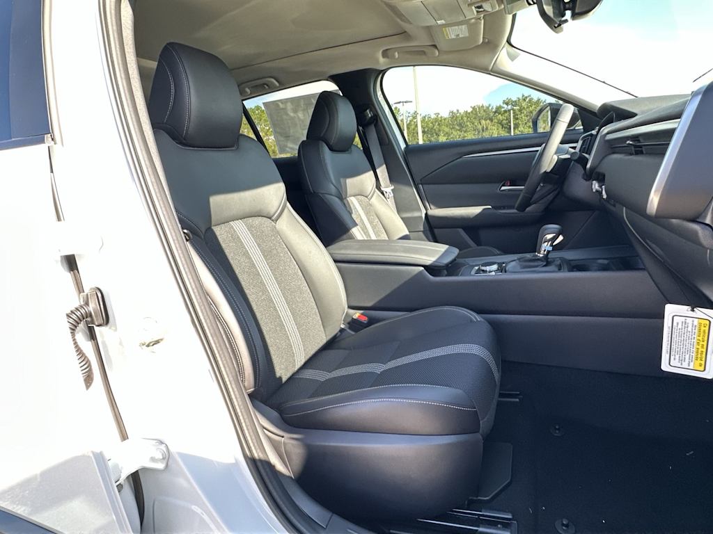 Thumbnail: 2025 Mazda CX-50 - 18