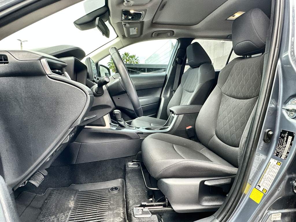 Thumbnail: 2022 Toyota Corolla Cross - 19