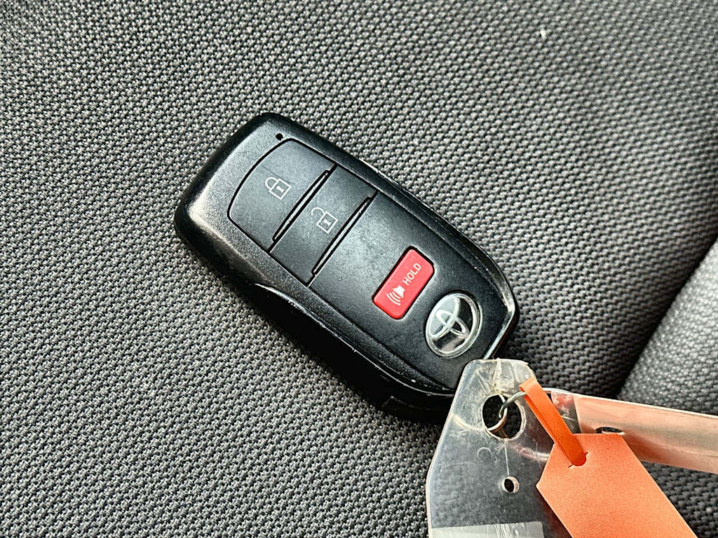 Thumbnail: 2022 Toyota Corolla Cross - 17