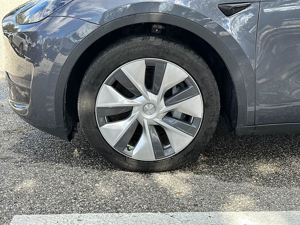 Thumbnail: 2023 Tesla Model Y - 8