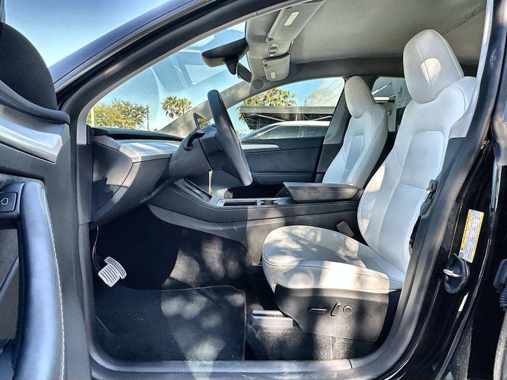 Thumbnail: 2024 Tesla Model Y - 9