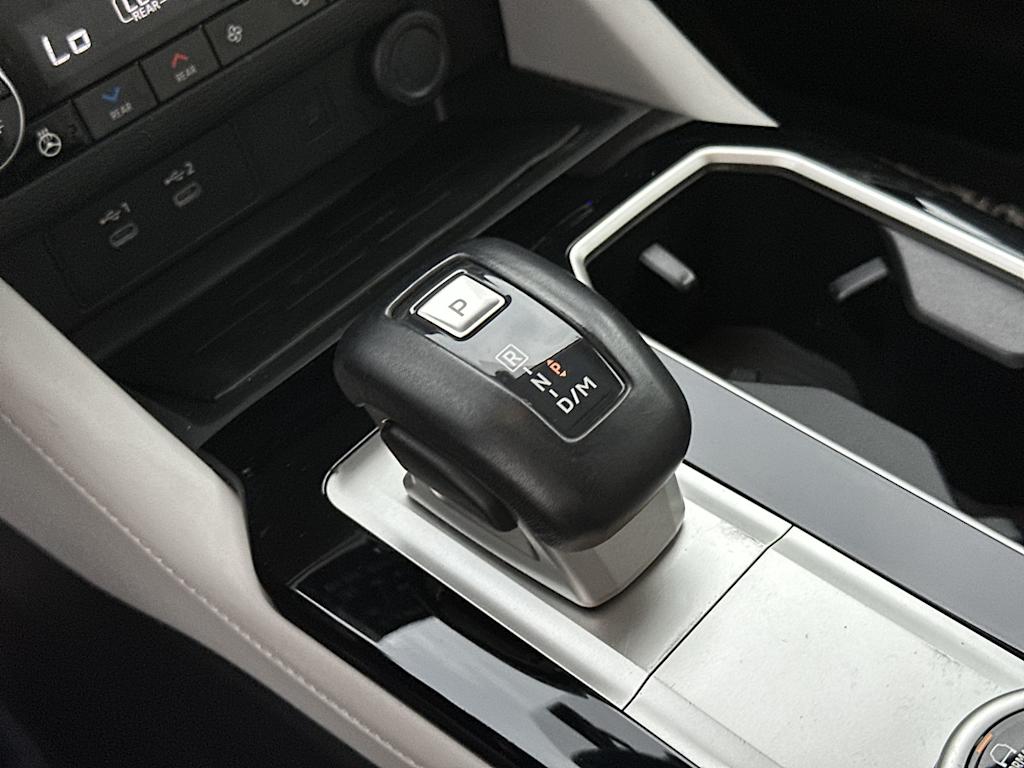 Thumbnail: 2025 Mitsubishi Outlander - 14