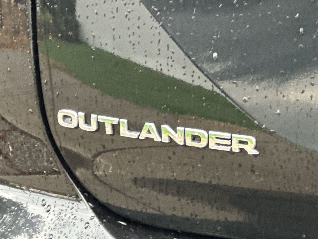 Thumbnail: 2025 Mitsubishi Outlander - 7