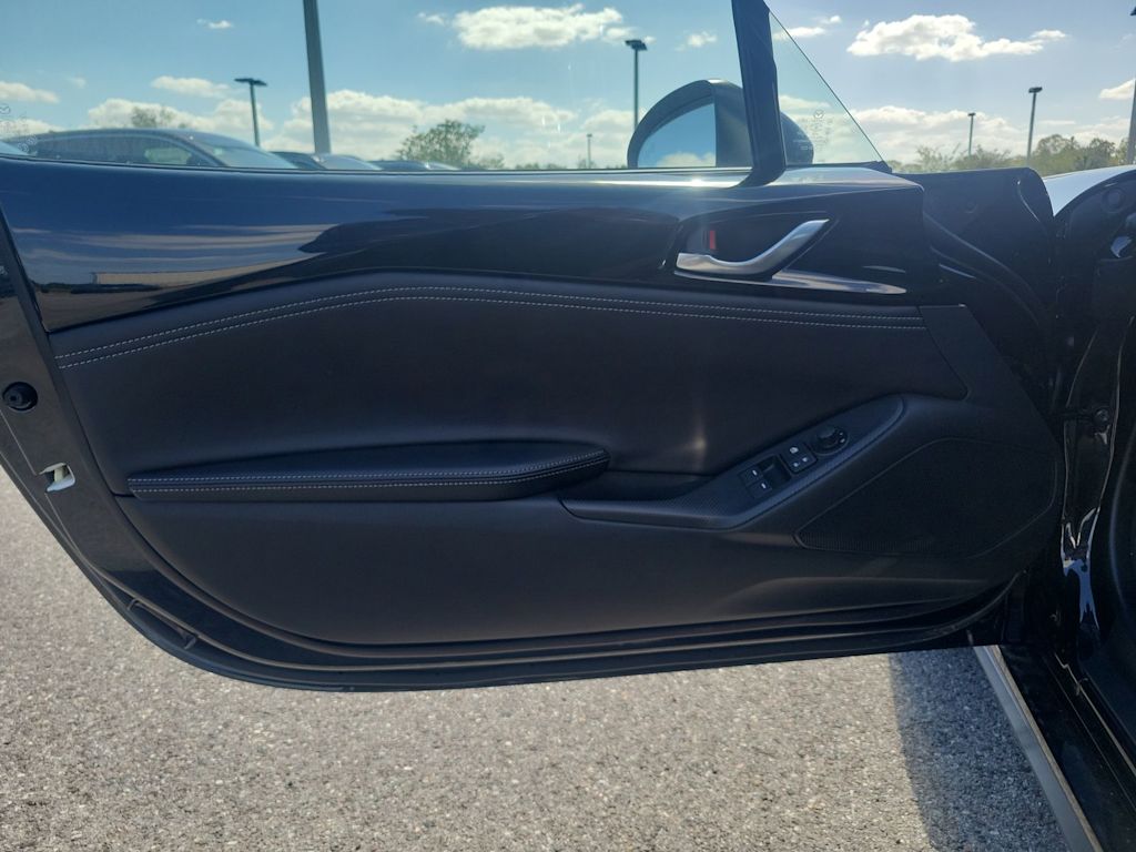 Thumbnail: 2025 Mazda MX-5 Miata - 19