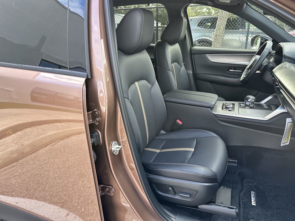 Thumbnail: 2026 Mazda CX-70 - 11
