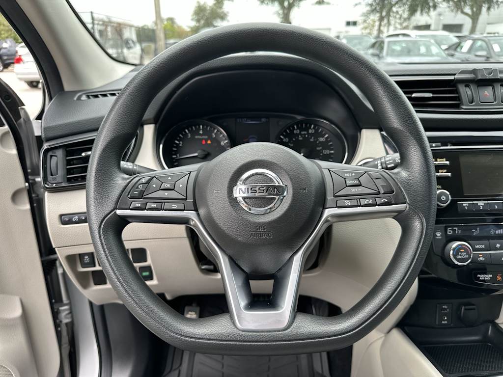 Thumbnail: 2018 Nissan Rogue Sport - 9
