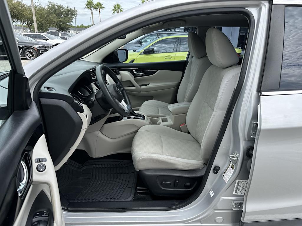 Thumbnail: 2018 Nissan Rogue Sport - 10