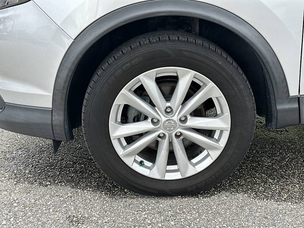 Thumbnail: 2018 Nissan Rogue Sport - 8