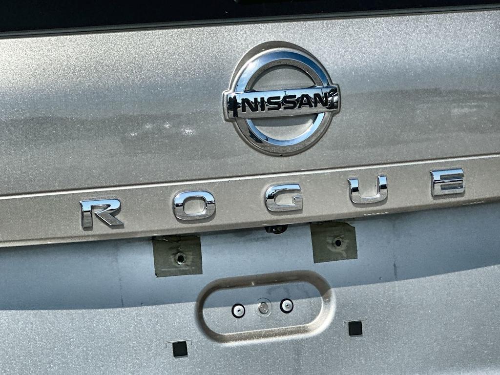 Thumbnail: 2021 Nissan Rogue - 21