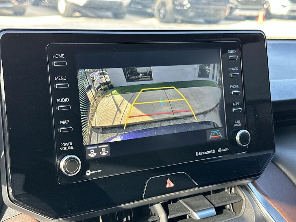 Thumbnail: 2021 Toyota Venza - 13