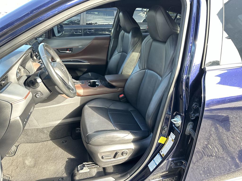 Thumbnail: 2021 Toyota Venza - 11