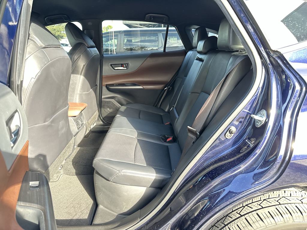 Thumbnail: 2021 Toyota Venza - 12