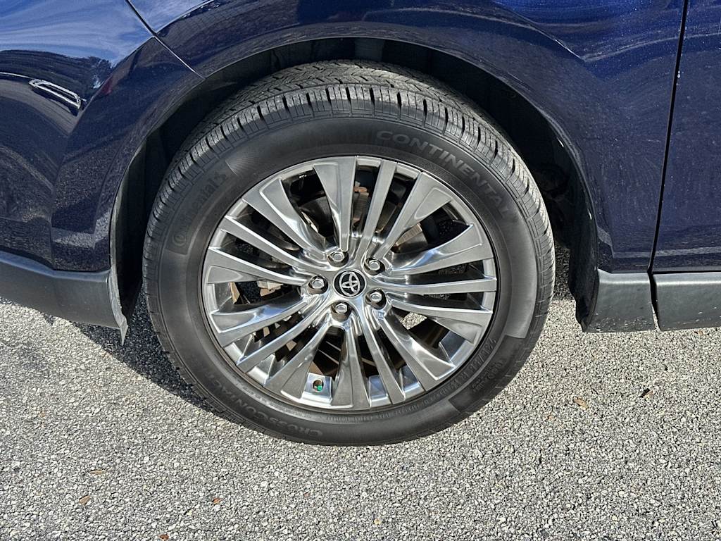 Thumbnail: 2021 Toyota Venza - 8