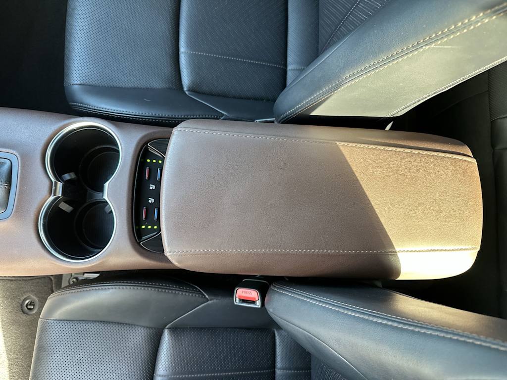 Thumbnail: 2021 Toyota Venza - 26