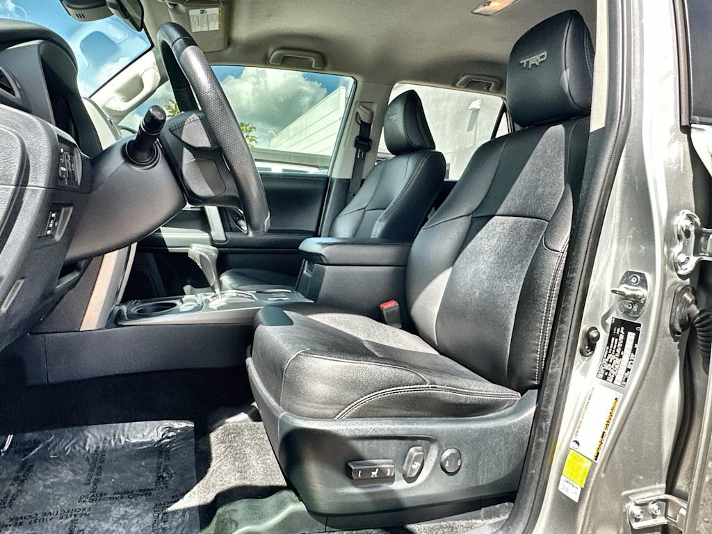 Thumbnail: 2022 Toyota 4Runner - 12