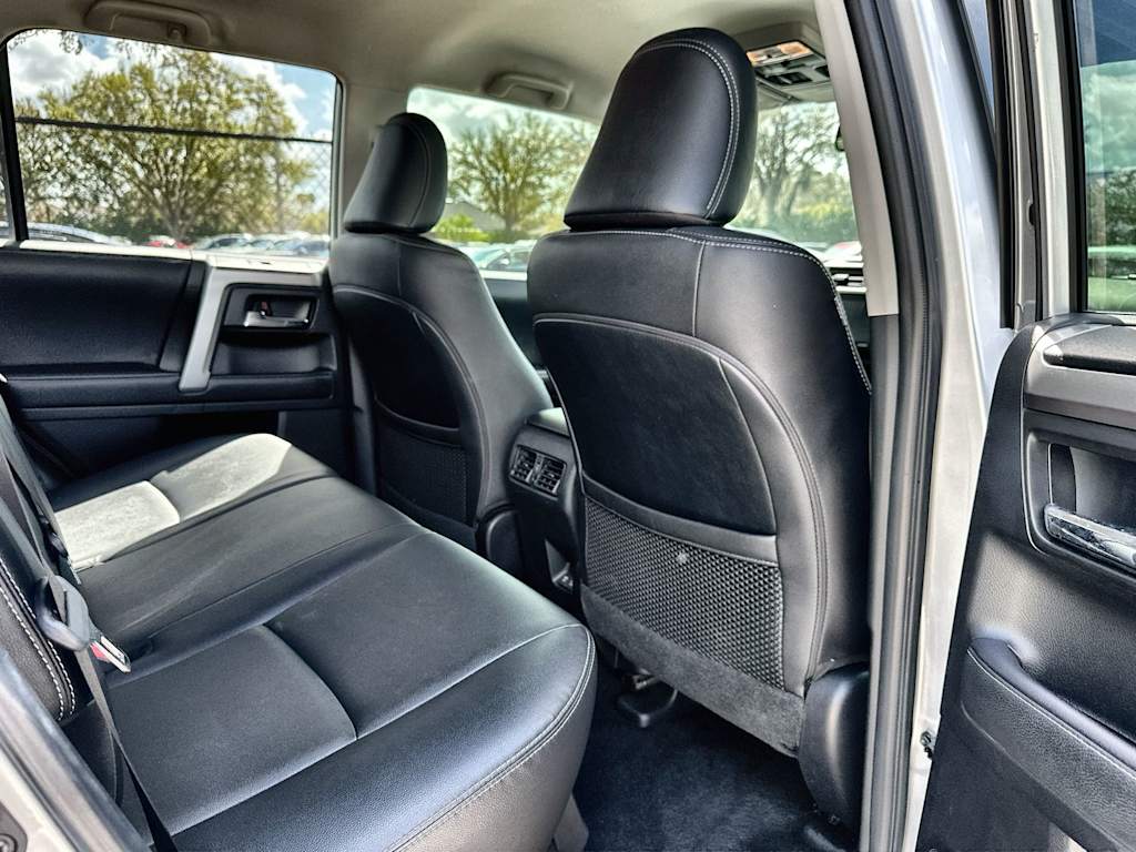 Thumbnail: 2022 Toyota 4Runner - 13