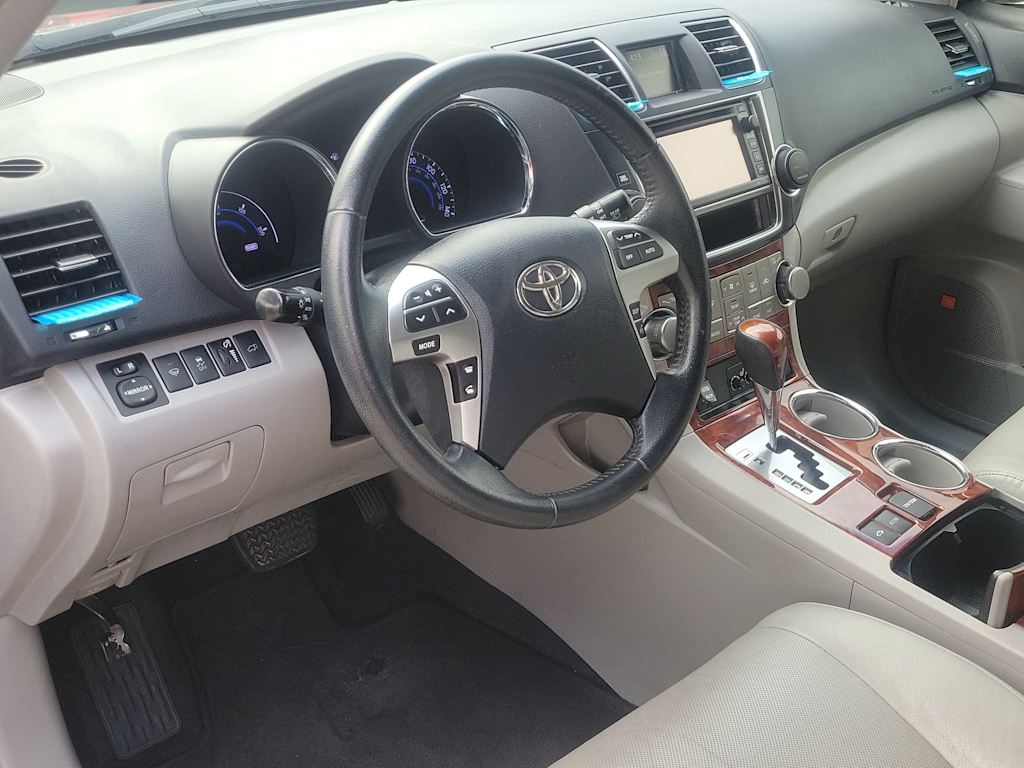 2013 Toyota Highlander Limited 19