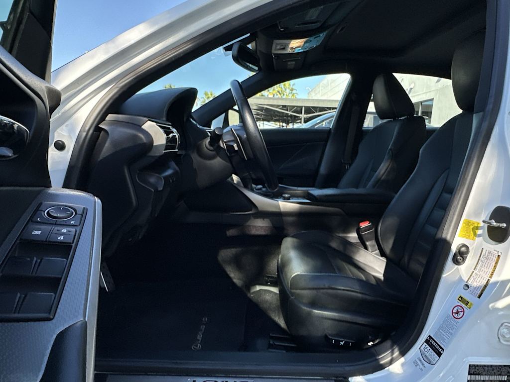 Thumbnail: 2014 Lexus IS - 13