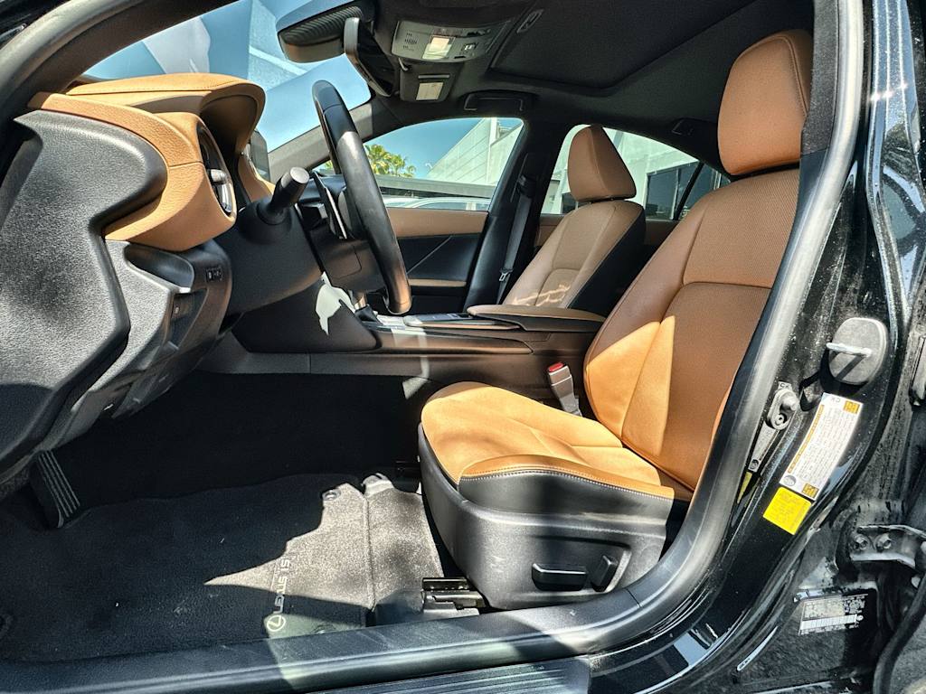 Thumbnail: 2025 Lexus ES - 12