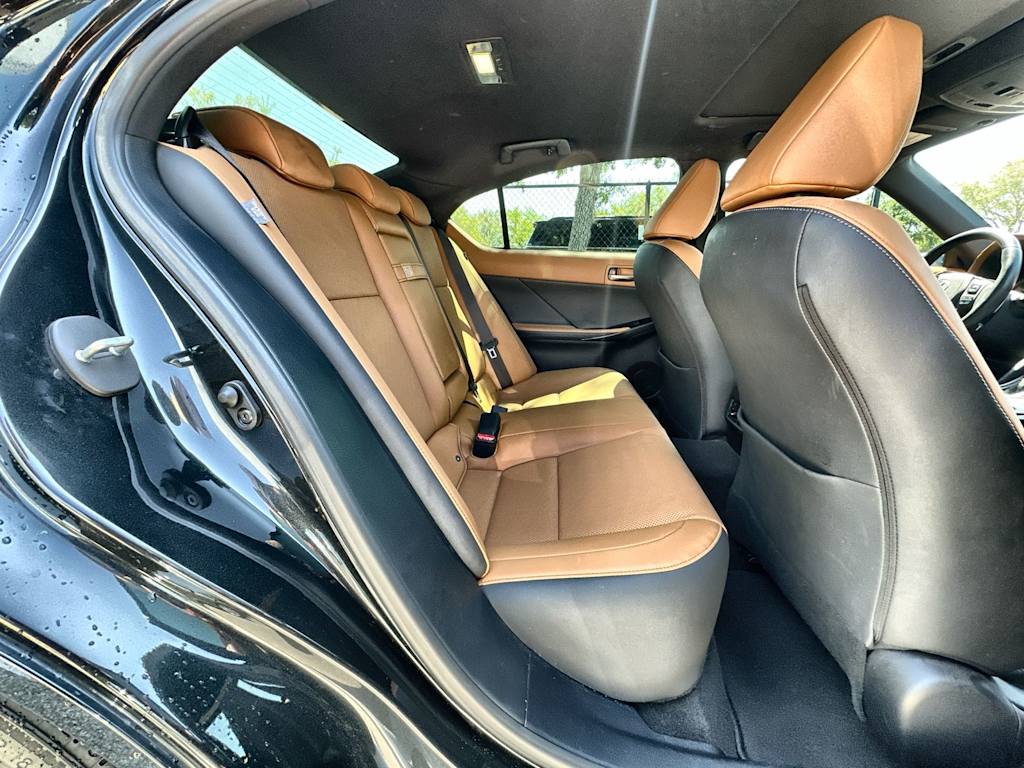 Thumbnail: 2025 Lexus ES - 27