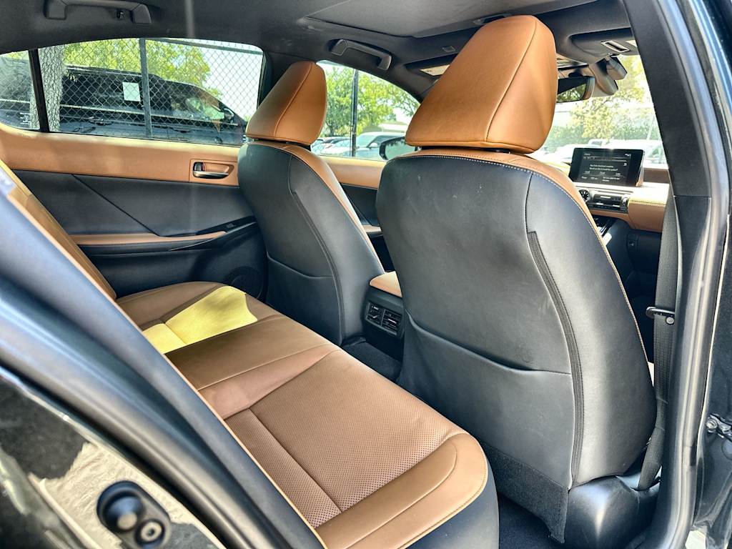 Thumbnail: 2025 Lexus ES - 26