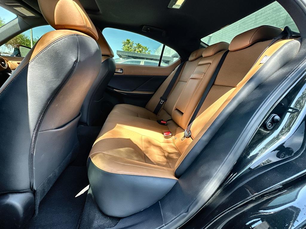 Thumbnail: 2025 Lexus ES - 13