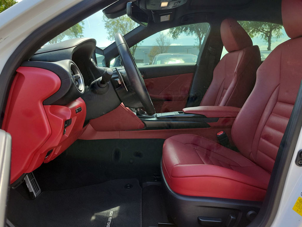 2022 Lexus IS 350 10