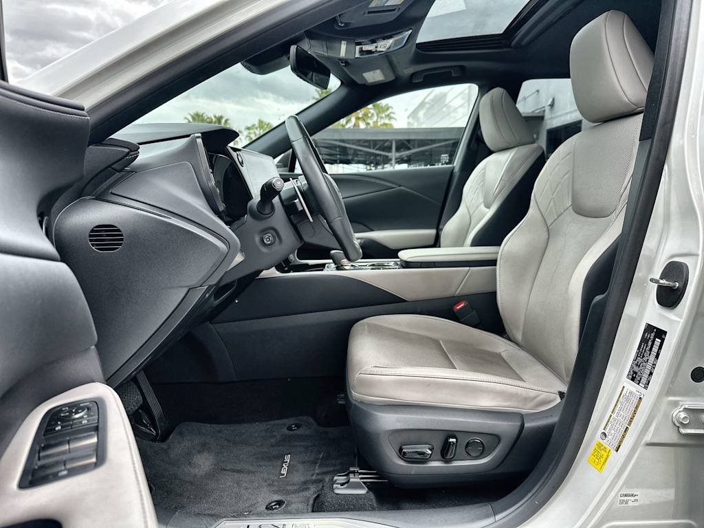 Thumbnail: 2024 Lexus RX - 11