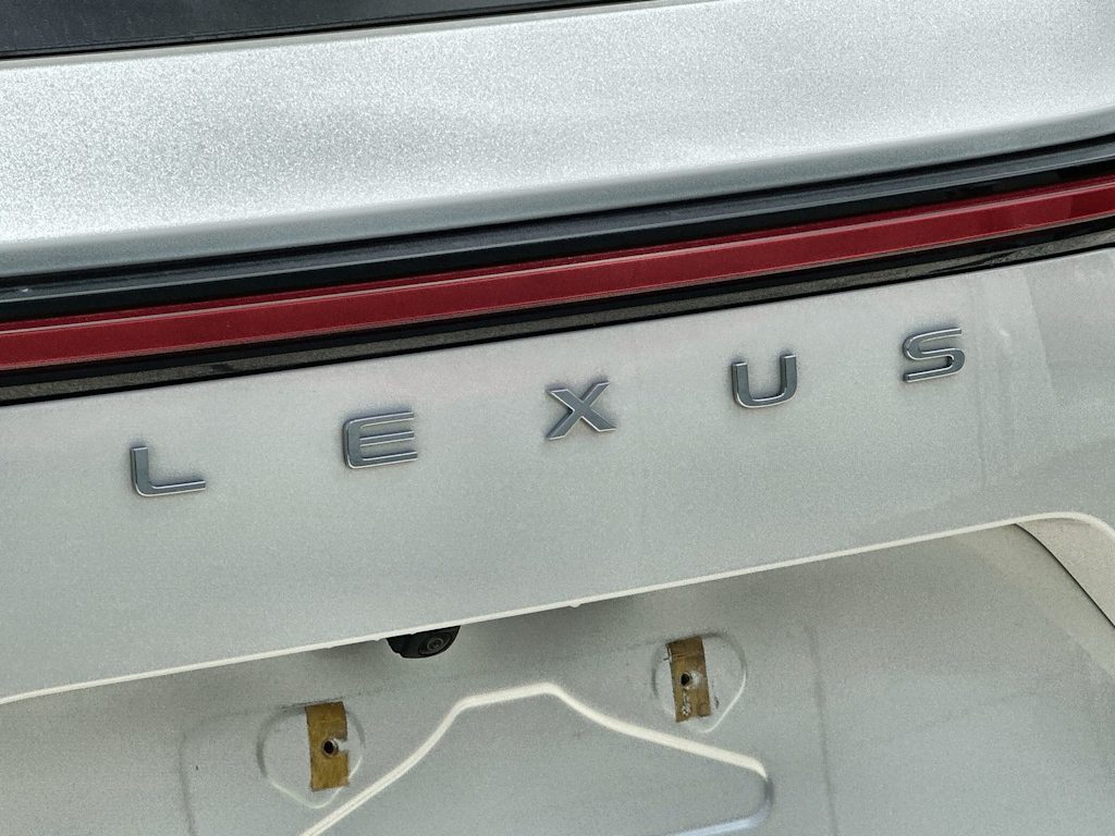 Thumbnail: 2025 Lexus ES - 23