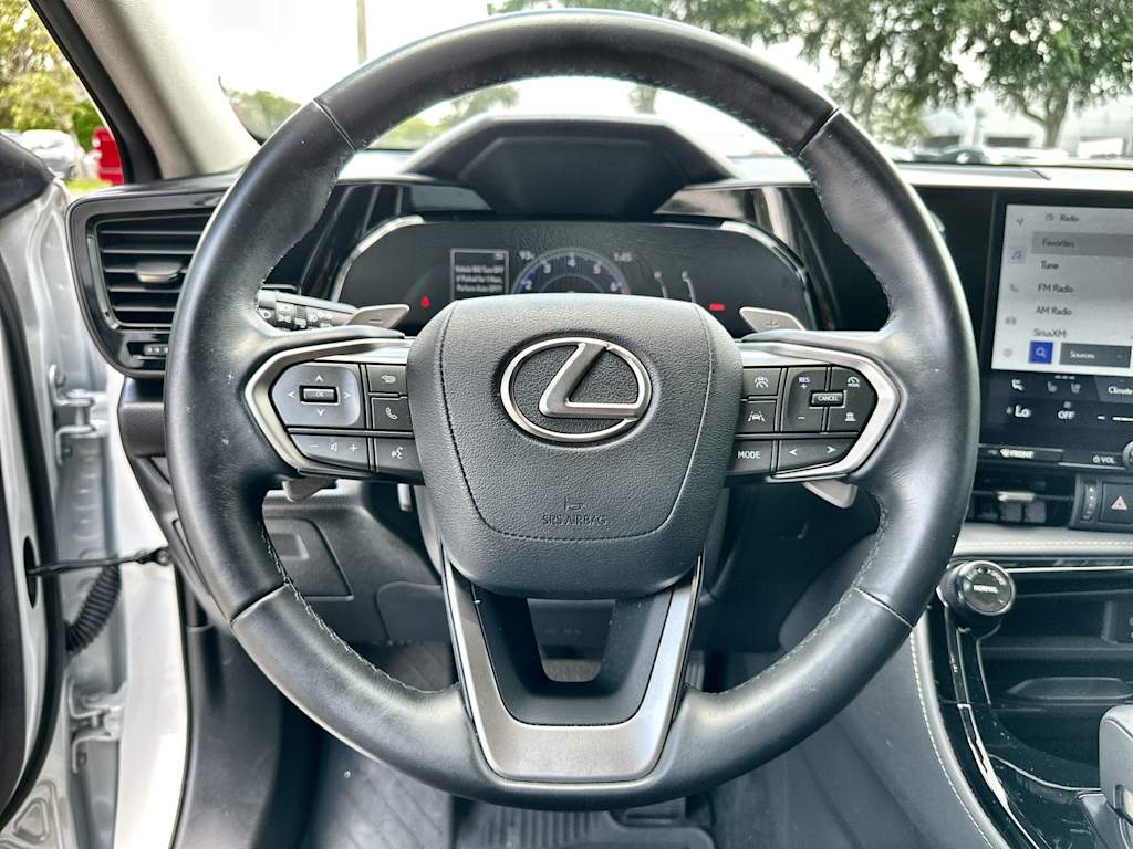 Thumbnail: 2025 Lexus ES - 9