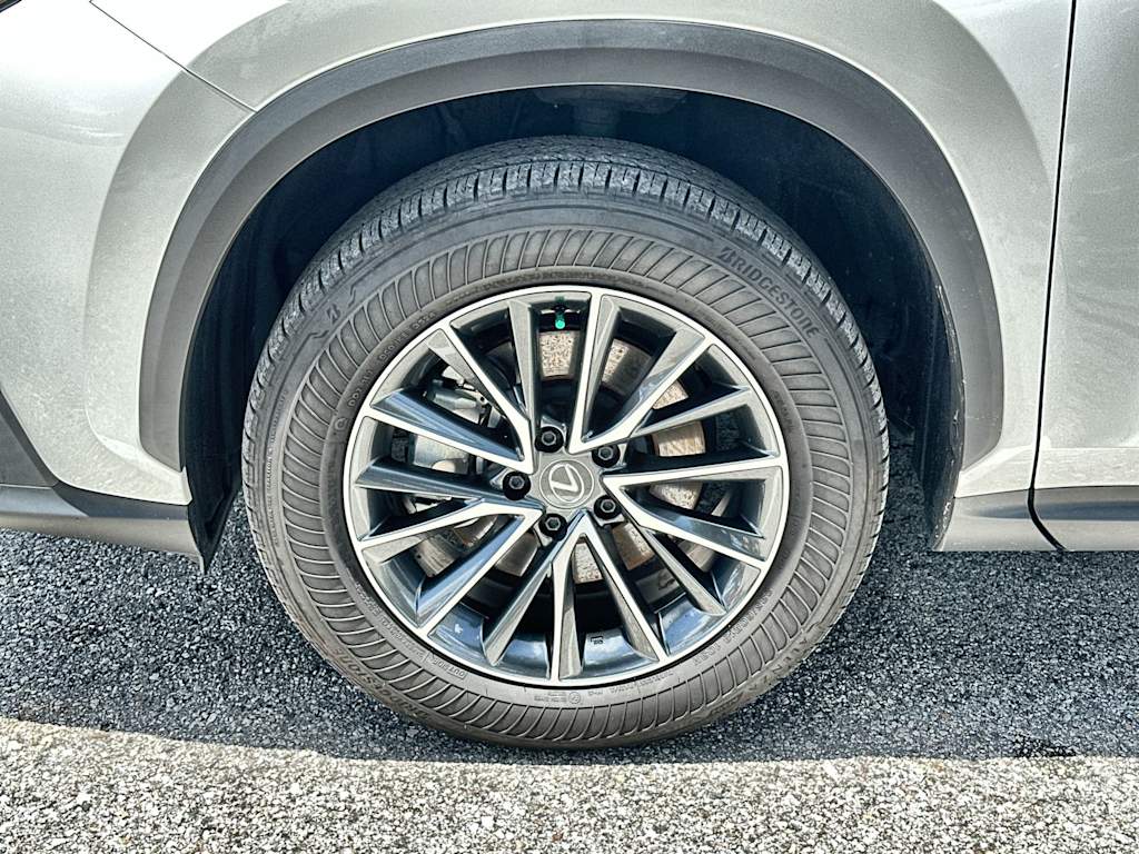 Thumbnail: 2025 Lexus ES - 7