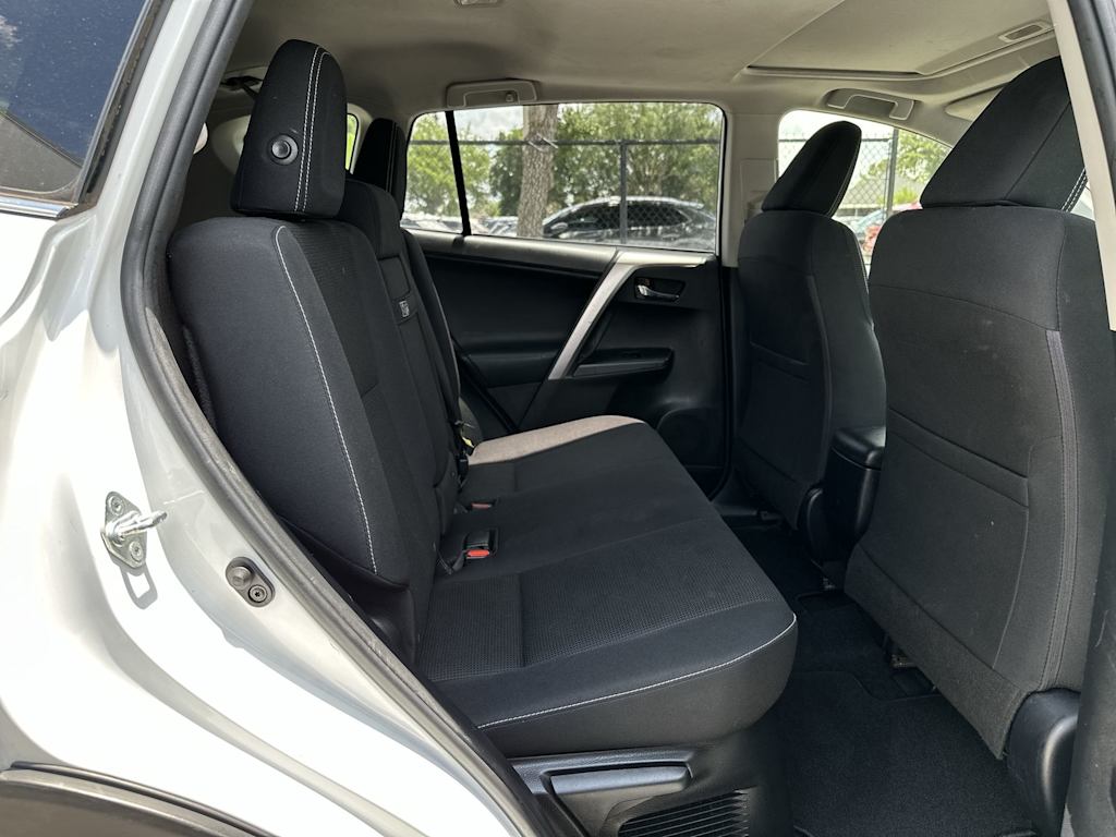 Thumbnail: 2017 Toyota RAV4 - 20