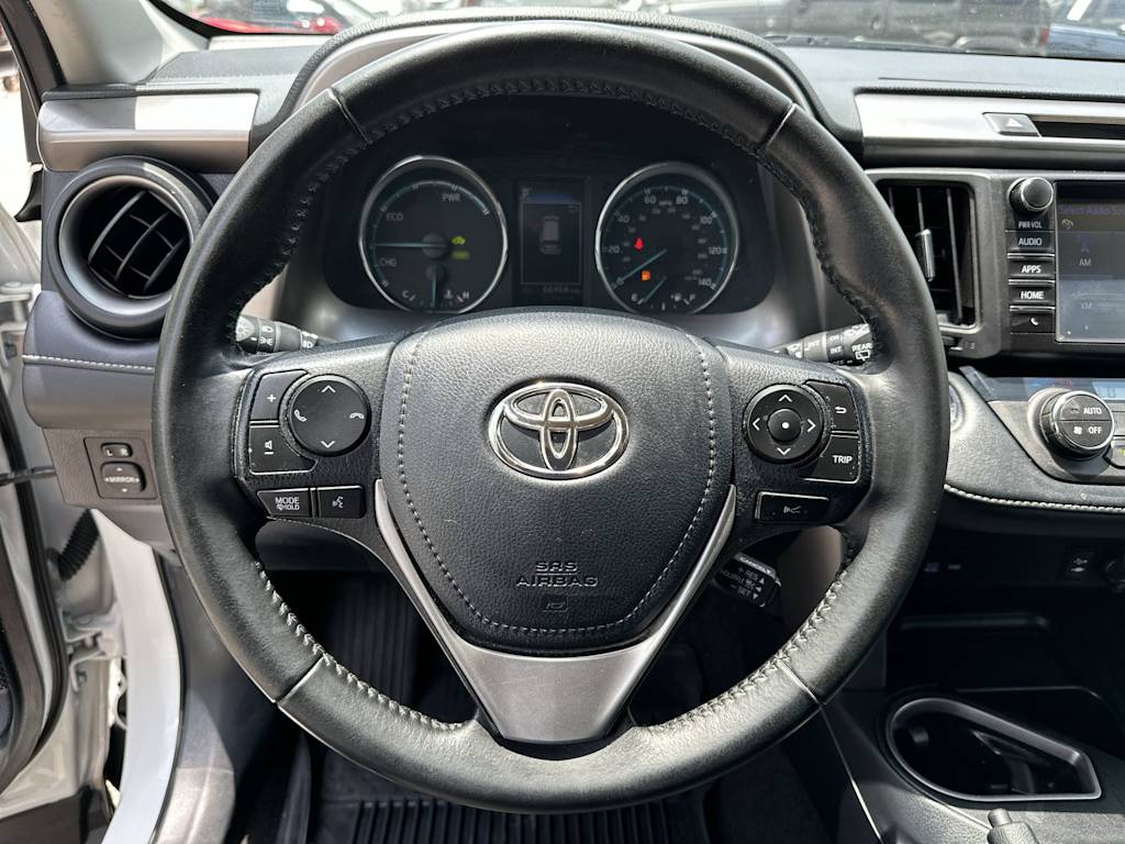 Thumbnail: 2017 Toyota RAV4 - 8