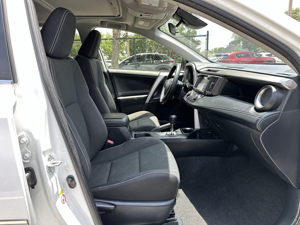 Thumbnail: 2017 Toyota RAV4 - 10