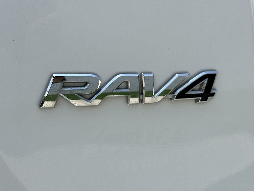 Thumbnail: 2017 Toyota RAV4 - 6