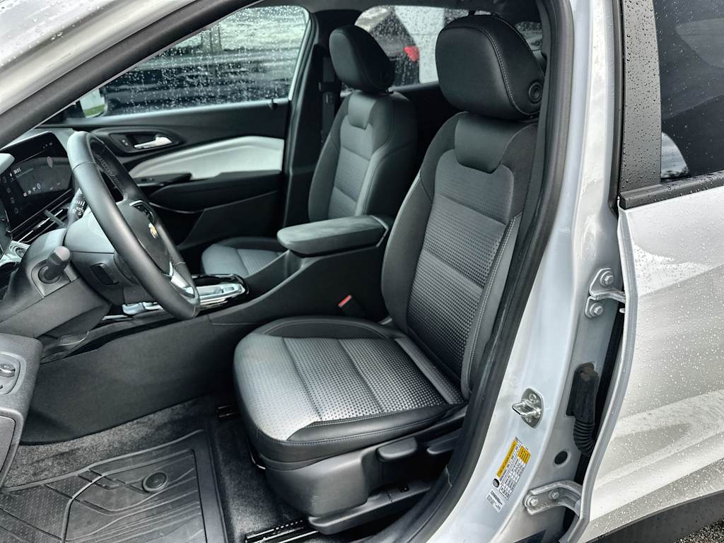Thumbnail: 2025 Chevrolet Trax - 10