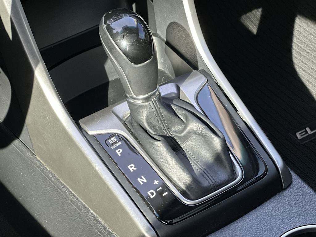 Thumbnail: 2015 Hyundai Elantra - 14