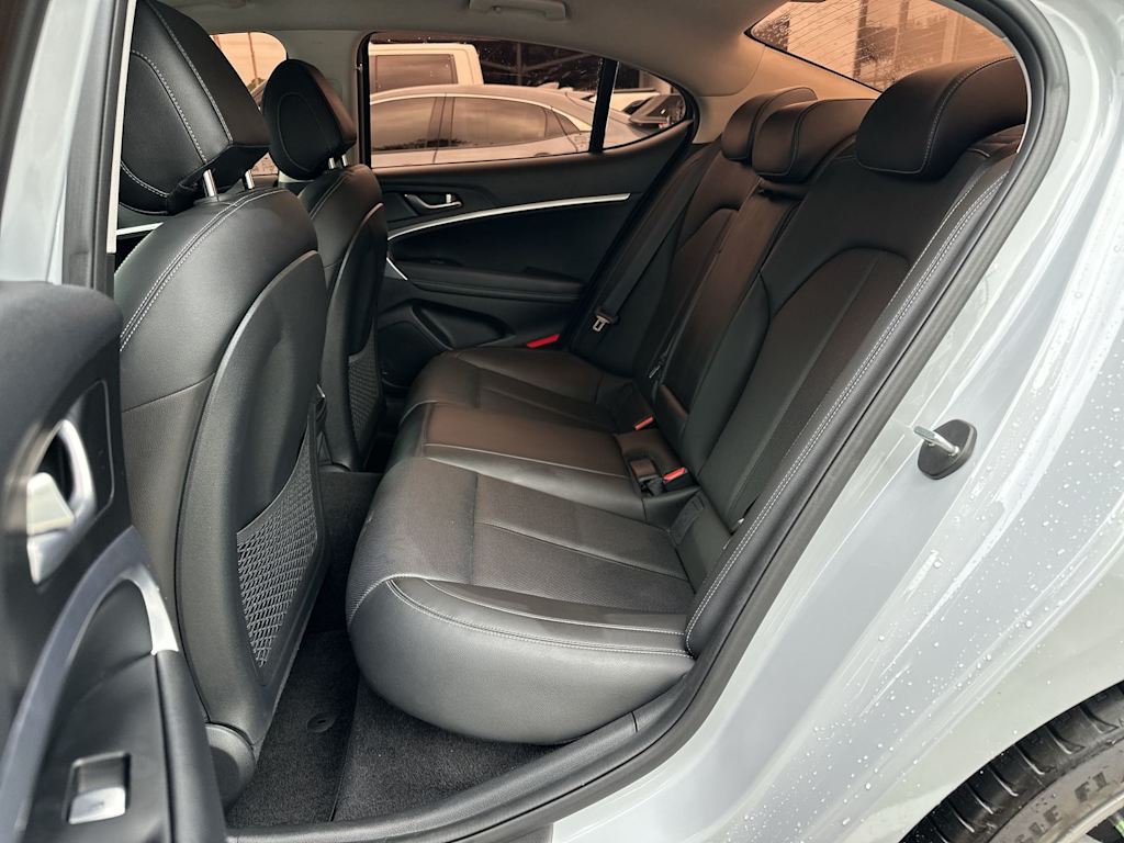 Thumbnail: 2020 Genesis G70 - 12