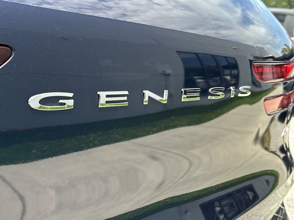 Thumbnail: 2022 Genesis GV70 - 23