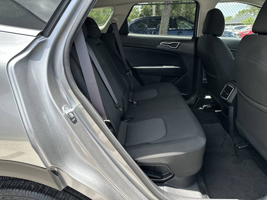 Thumbnail: 2023 Kia Sportage - 25