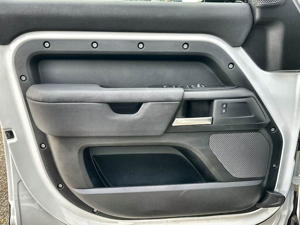 Thumbnail: 2023 Land Rover Defender - 23