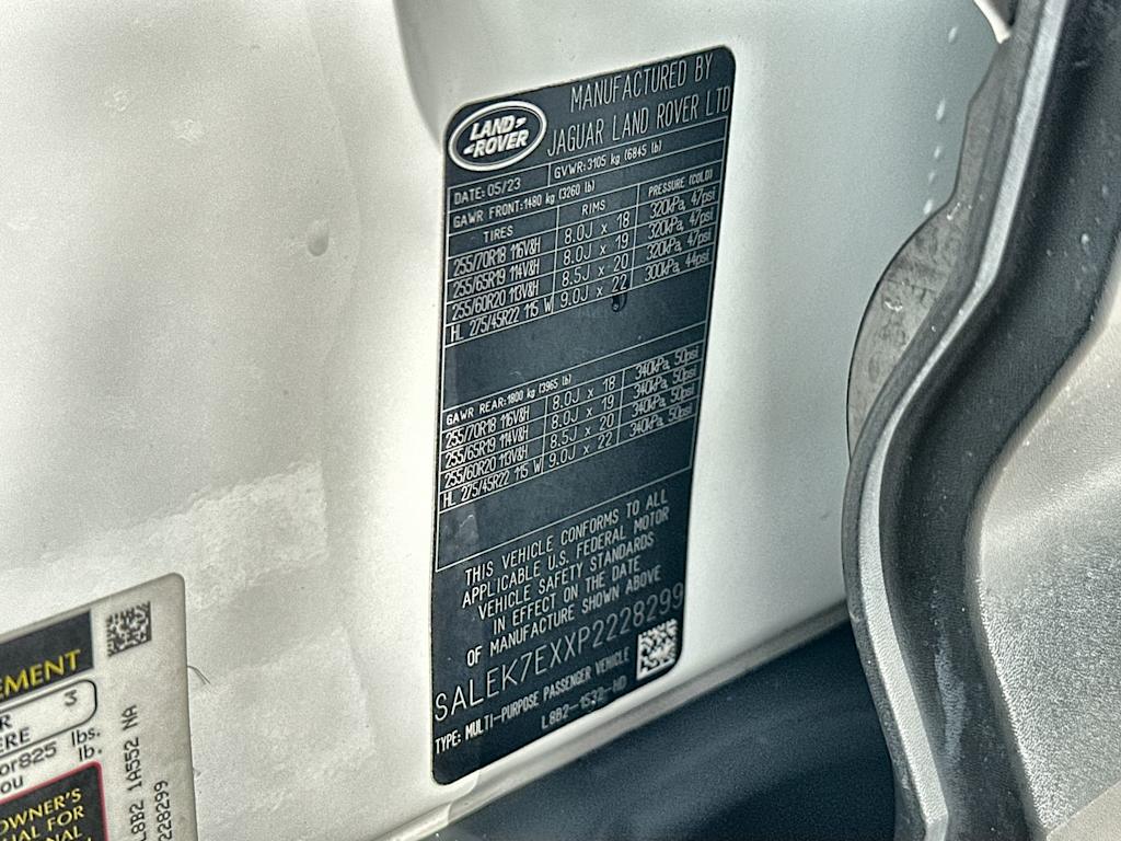 Thumbnail: 2023 Land Rover Defender - 18